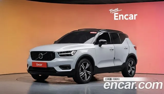 Volvo XC40 2020 thumb 3