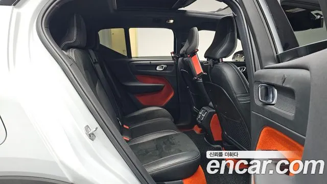Volvo XC40 2020 thumb 5