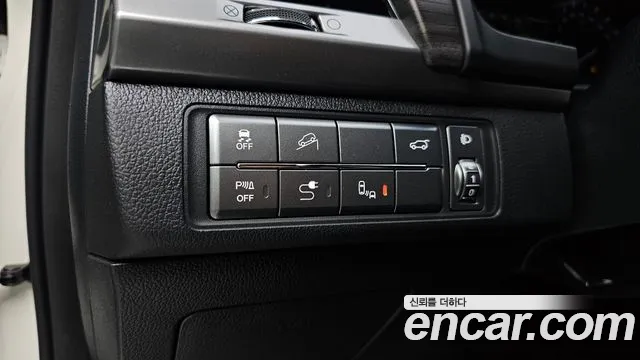 KG_Mobility_Ssangyong Rexton 2019 thumb 11