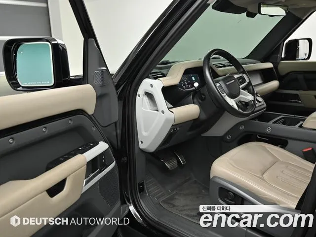 Land Rover Defender 2021 thumb 8