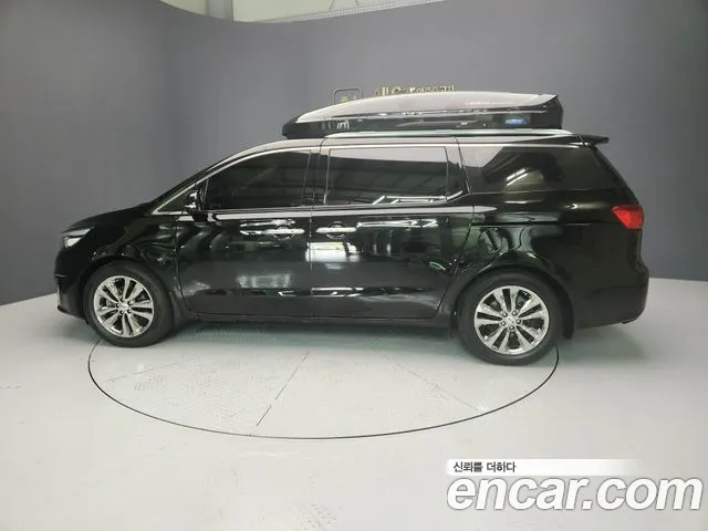 Kia Carnival 2018 thumb 3