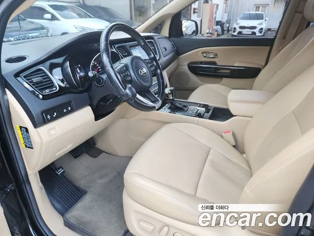 Kia Carnival 2018 thumb 7