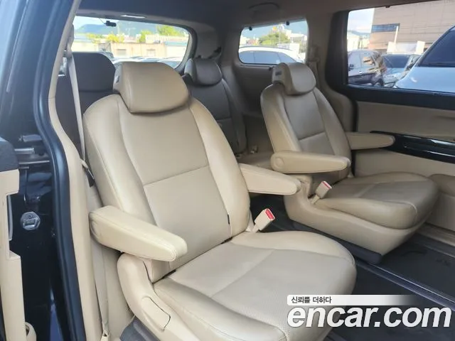 Kia Carnival 2018 thumb 6