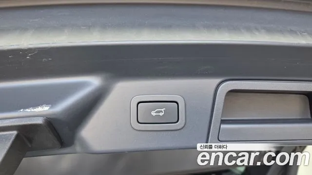 Land Rover Range Rover Velar 2019 thumb 3