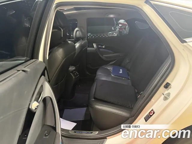 Hyundai Grandeur 2015 thumb 9