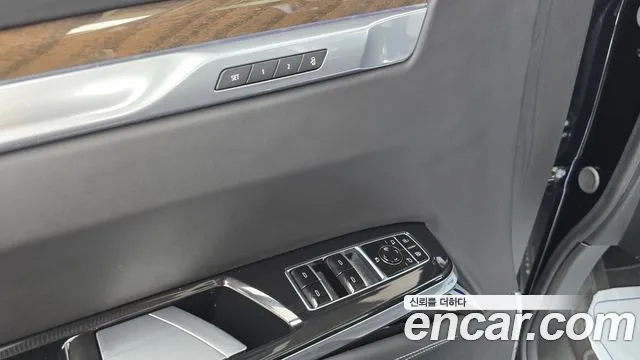 Cadillac Escalade 2026 thumb 4