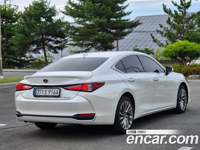 Lexus ES 2025 thumb 2