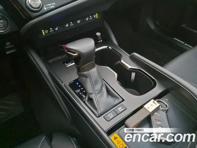 Lexus ES 2025 thumb 9