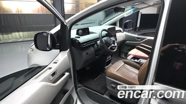 Hyundai Staria 2022 thumb 5