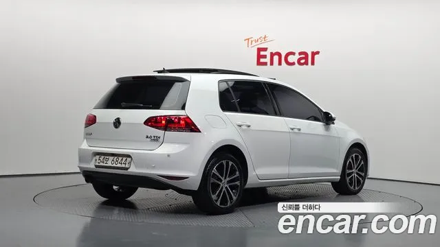 Volkswagen Golf Sportsvan 2015 thumb 4
