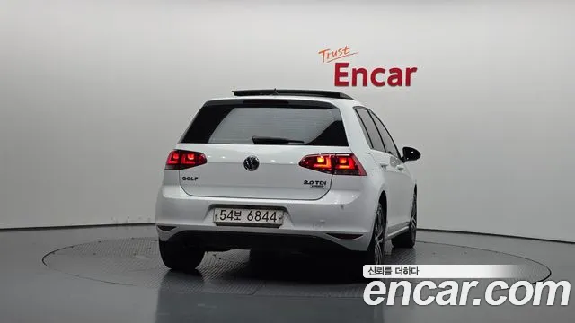 Volkswagen Golf Sportsvan 2015 thumb 12