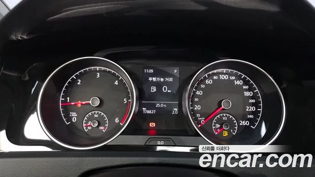 Volkswagen Golf Sportsvan 2015 thumb 6
