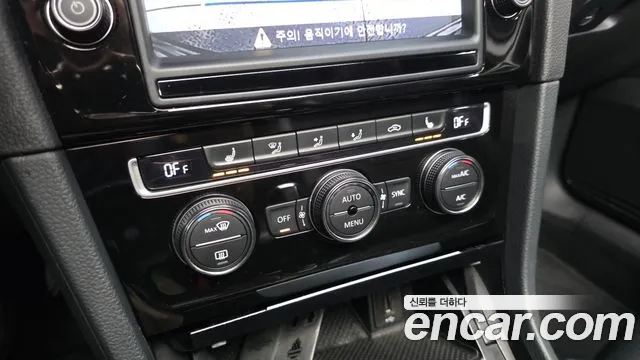 Volkswagen Golf Sportsvan 2015 thumb 11