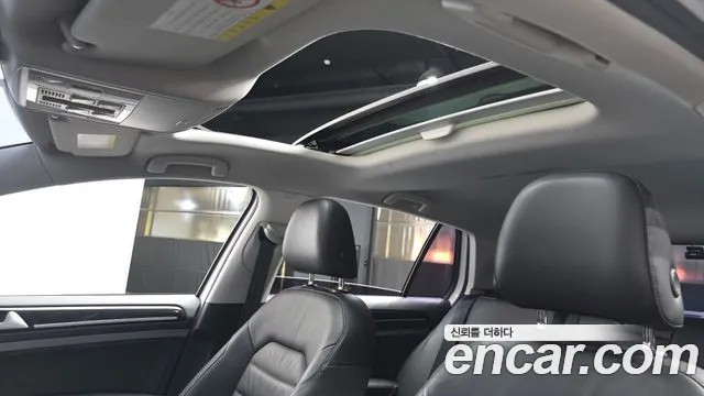 Volkswagen Golf Sportsvan 2015 thumb 9