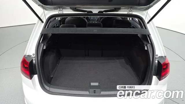 Volkswagen Golf Sportsvan 2015 thumb 7