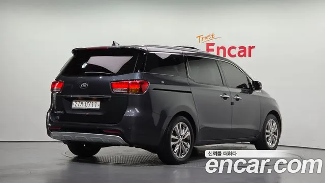 Kia Carnival 2015 thumb 7