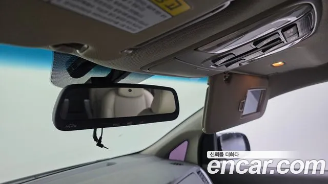 Kia Carnival 2015 thumb 10