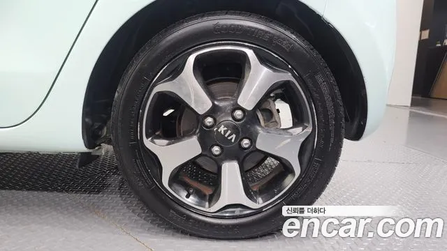 Kia Ray 2012 thumb 2