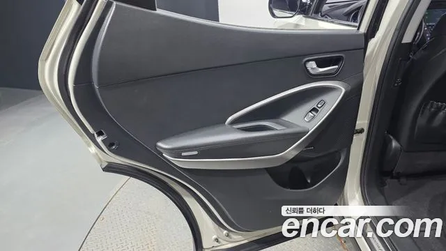 Hyundai Santa Fe 2012 thumb 7
