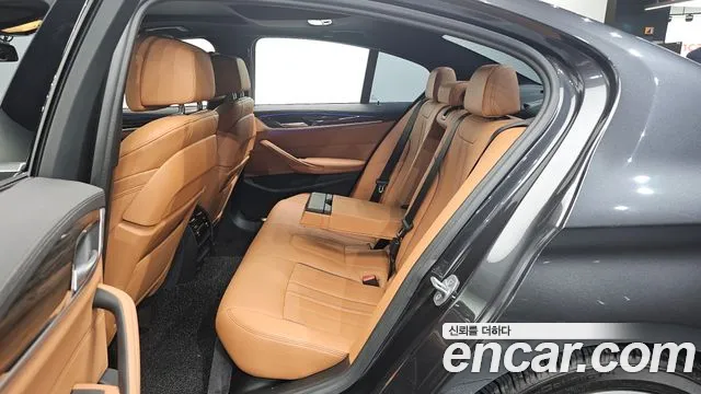 BMW 5 серии 2020 thumb 2
