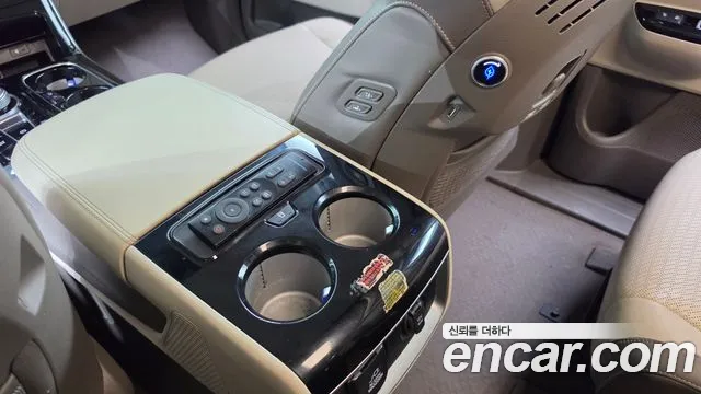 Kia Carnival 2021 thumb 5
