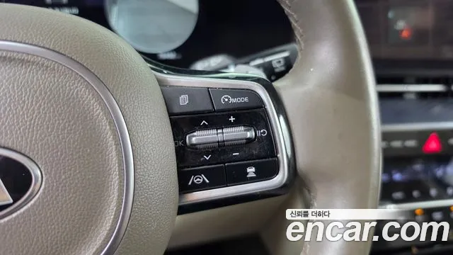 Kia Carnival 2021 thumb 8