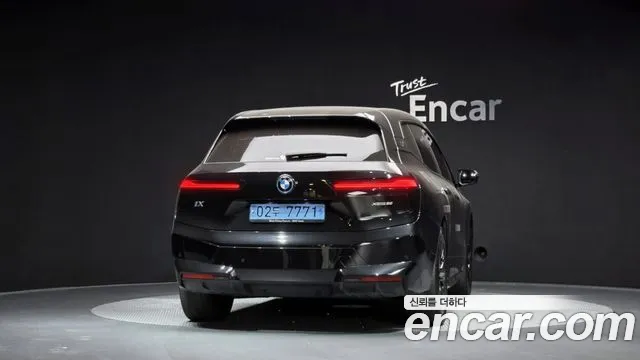BMW iX 2023 thumb 6