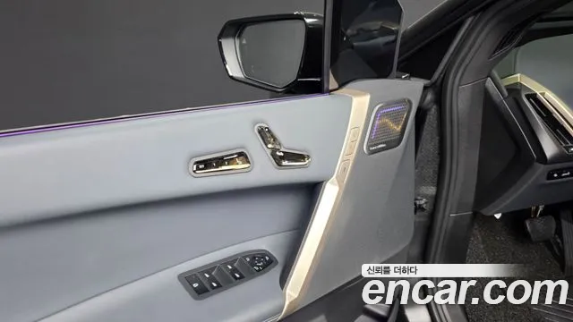 BMW iX 2023 thumb 2