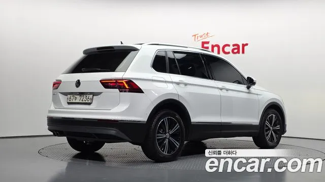 Volkswagen Tiguan 2018 thumb 8