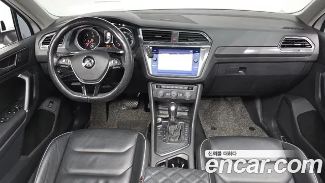 Volkswagen Tiguan 2018 thumb 3