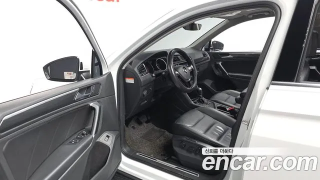 Volkswagen Tiguan 2018 thumb 12