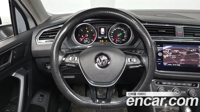 Volkswagen Tiguan 2018 thumb 4