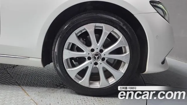 Mercedes-Benz E-Класс 2020 thumb 9