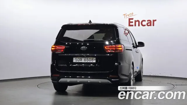 Kia Carnival 2019 thumb 4