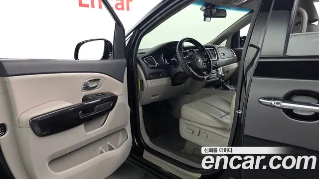 Kia Carnival 2019 thumb 11