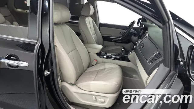 Kia Carnival 2019 thumb 5