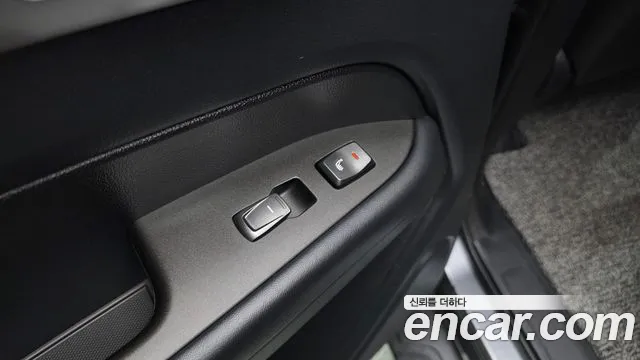 KG_Mobility_Ssangyong Rexton 2019 thumb 8