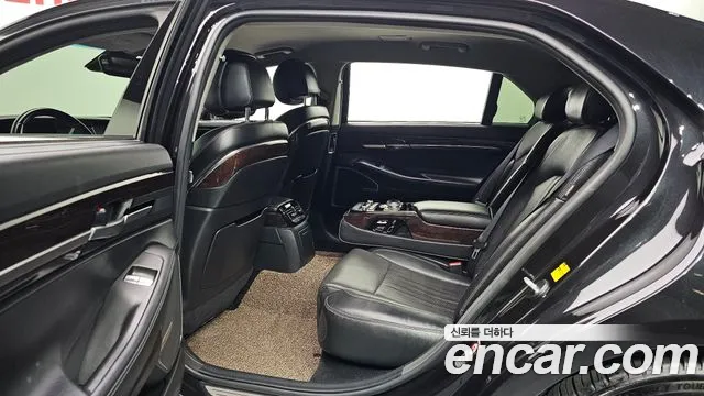 Genesis G90 2017 thumb 7