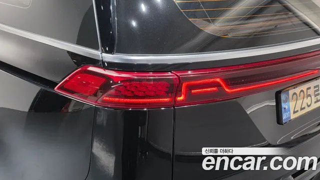 Kia Carnival 2021 thumb 9