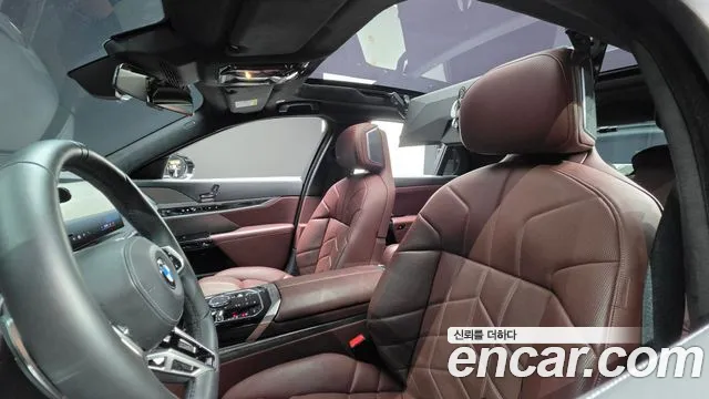 BMW 7 серии 2023 thumb 11