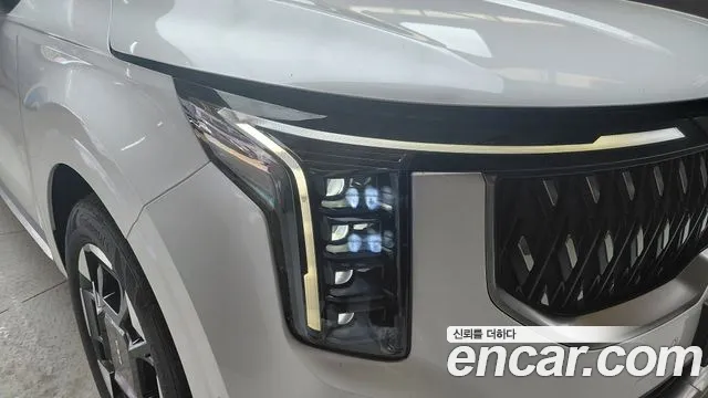Kia Carnival 2024 thumb 2