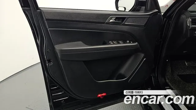KG_Mobility_Ssangyong Rexton 2022 thumb 8