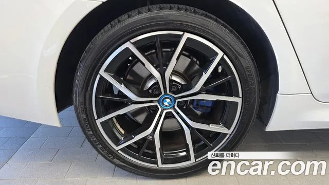 BMW 5 серии 2022 thumb 10