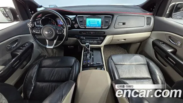 Kia Carnival 2016 thumb 12