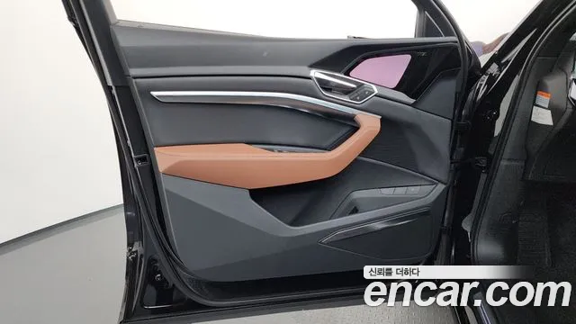 Audi e-tron 2023 thumb 11