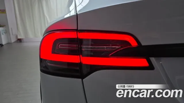 Tesla Model X 2020 thumb 11