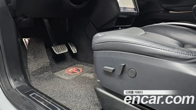 Tesla Model X 2020 thumb 12