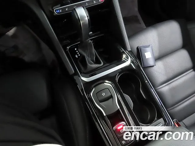 Renault Megane 2019 thumb 2