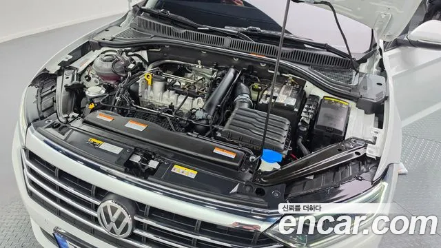 Volkswagen Jetta 2021 thumb 3
