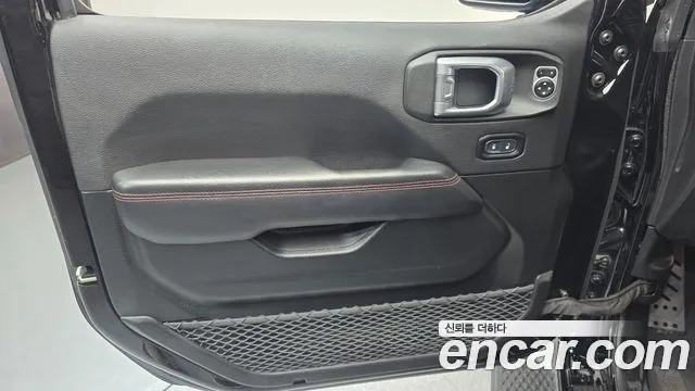 Jeep Wrangler 2020 thumb 2
